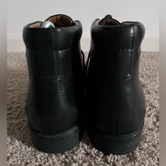 Clark’s Men’s Mid-Lace Up Oxford Boots - Picture 4 of 5